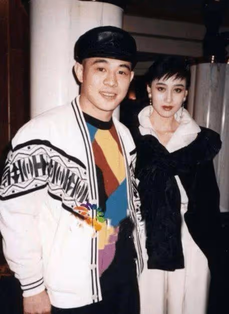 何超欣有多得賭王寵愛?言聽計從?長相酷似利智,出身頗具爭議?