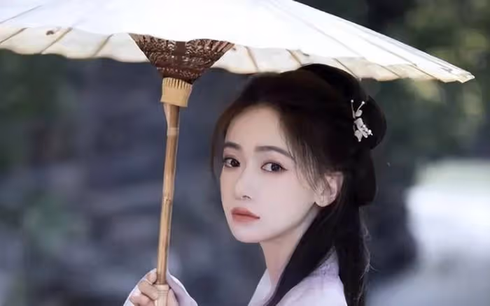 於正新劇首播,御用女主成亮點,雷人造型引網友熱議