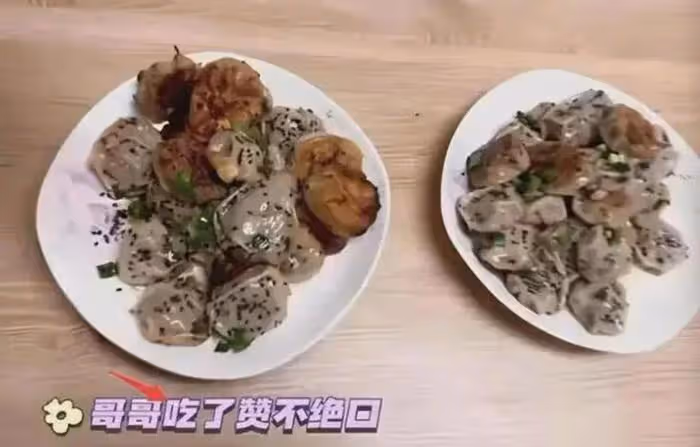 王寶強和一雙兒女罕見同框!帶他們與女友聚會,兒子被指心事重重