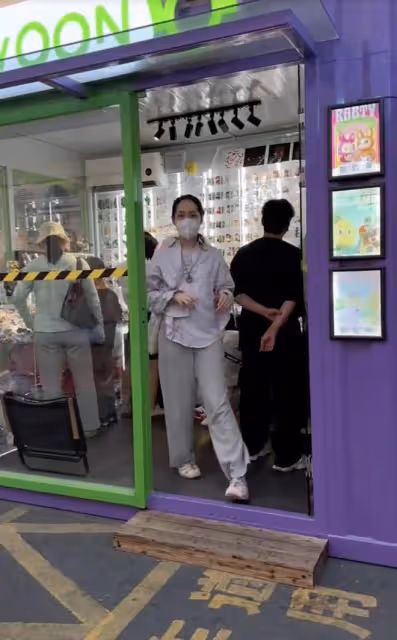 郭碧婷疑帶娃長居杭州!身材豐腴被疑懷三胎,兒子首曝正臉似向佐