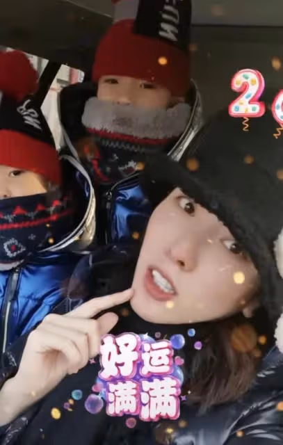 央視主持名單變動大!海霞等老面孔被刪除,數位90後美女主持吸睛
