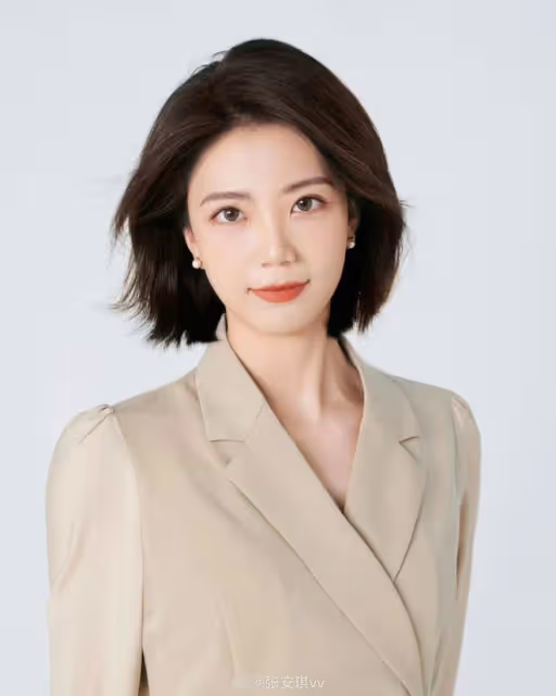 央視主持名單變動大!海霞等老面孔被刪除,數位90後美女主持吸睛