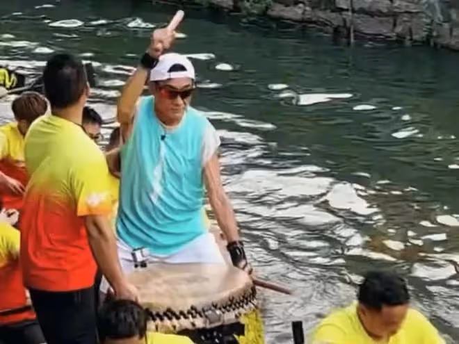 梁家輝:為賽龍舟活動擂鼓,此前在片場與粉絲接觸,細節讓人淚目