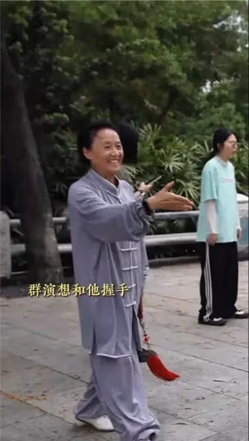 梁家輝:為賽龍舟活動擂鼓,此前在片場與粉絲接觸,細節讓人淚目