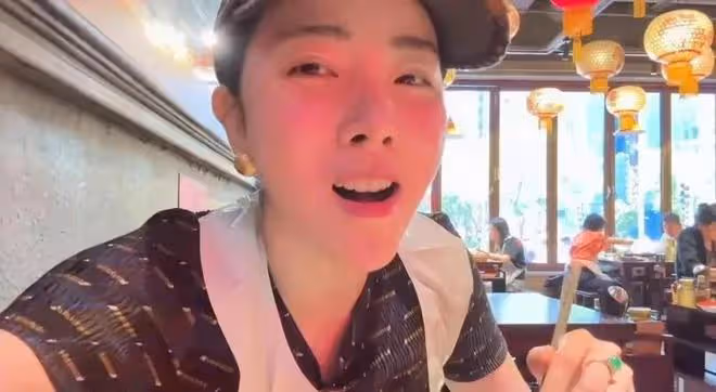 李思思吃火鍋時自曝兒童節大姨媽來了,網友:不符合央視主持身份