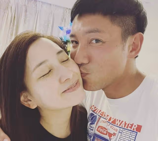 不排除追生第四胎!TVB實力男星揚言要考小巴執照,誤會妻子催生