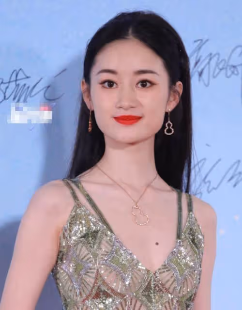 5月4日晚上，倪萍的紅唇、奚美娟的連褲襪、女星的審美落差出爐