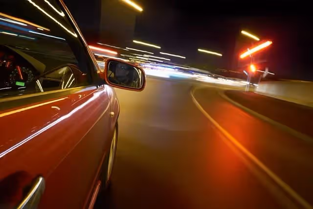 我和大哥8年沒來往,得知大哥病危,我連夜開車9個小時趕回老家