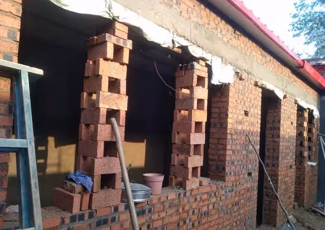 奶奶去世前我出了2萬住院費,整理遺物時,大伯卻對我怒目而視