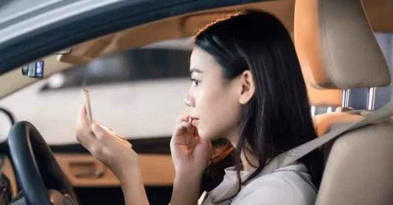 去醫院體檢，遇到兒媳婦和親家，我終於醒悟，招呼沒打倒頭就走