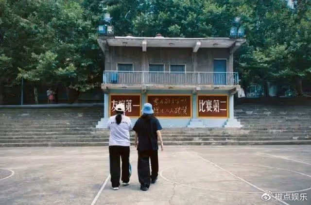 賈玲暴瘦50斤脫胎換骨,漂亮到認不出,我卻一點都笑不出來……