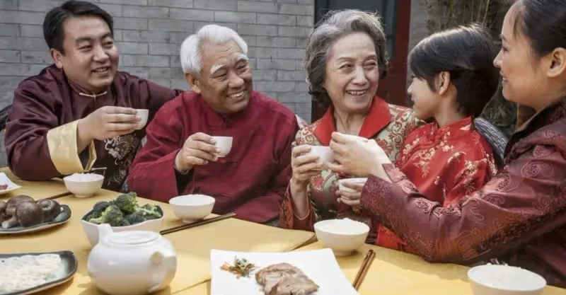 岳母過大壽,我到樓下發覺忘拿紅包,再次歸來後掀桌:都別好過了!