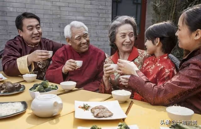 岳母過大壽,我到樓下發覺忘拿紅包,再次歸來後掀桌:都別好過了!
