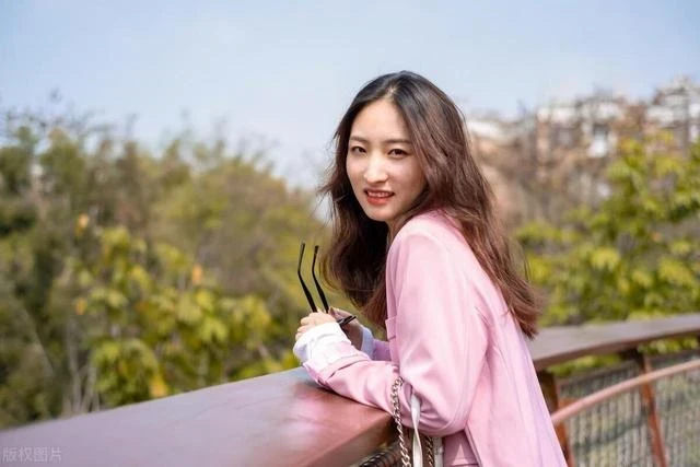 妹妹同窗沒錢讀大學！我不求回報「主動贊助4年的學費」還借她1萬7 去年「妹妹傳來一張截圖」我頓時醒悟了