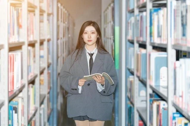 妹妹同窗沒錢讀大學！我不求回報「主動贊助4年的學費」還借她1萬7 去年「妹妹傳來一張截圖」我頓時醒悟了