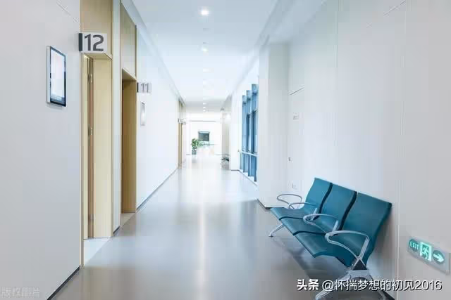 婆婆生病兒媳出10萬元錢,婆婆分財產一分沒給她家,後來兒媳懂了!