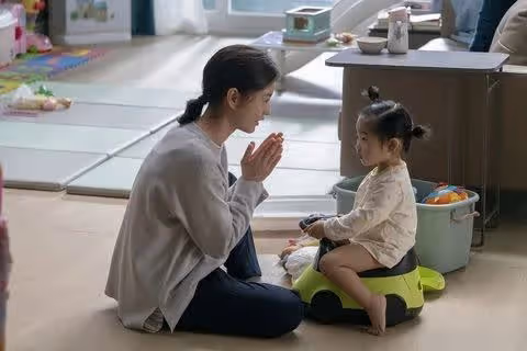 懷孕6個月!23歲孕媽照超音波「寶寶一直在笑」 醫生皺眉勸:「孩子不能留」...