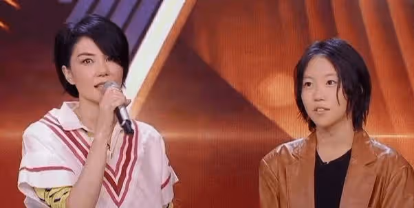 王菲兩女兒現狀,大女兒闖蕩娛樂圈,小女兒異國他鄉作畫思念母親