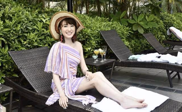 新戲演父女!TVB小花與實力戲骨再結緣,兩人曾合作激情戲引熱議