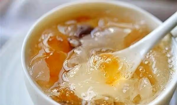 夏天女人多喝這甜品,補充膠原蛋白,讓你皮膚水嫩嫩,排毒養顏~