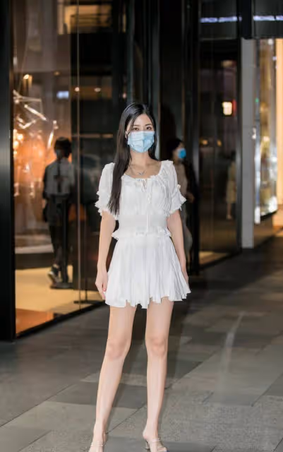 三伏天穿連衣裙,清涼舒適又優雅,搭配高跟涼鞋更顯身姿曼妙