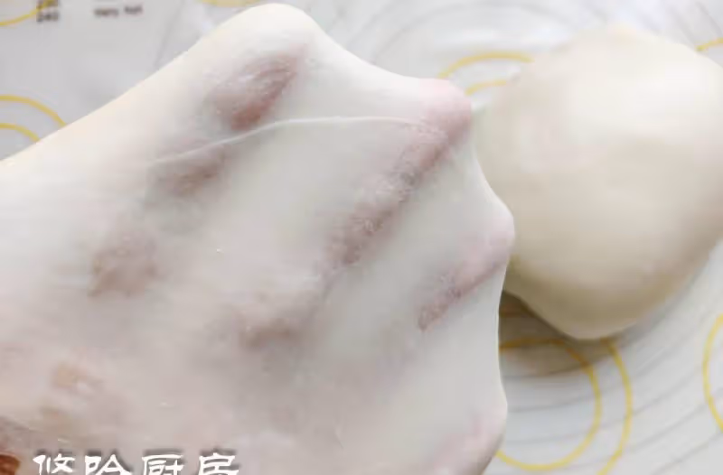 香軟、綿密、不甜膩！3.0版芋泥麻薯蛋黃酥，我一口氣吃了三個~