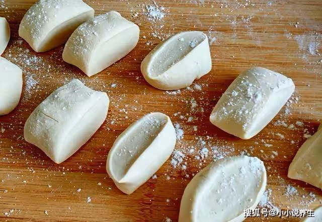 夏冬換季,我給孩子吃紅豆餅,3天2頭做,咬一口滿是料,營養高~