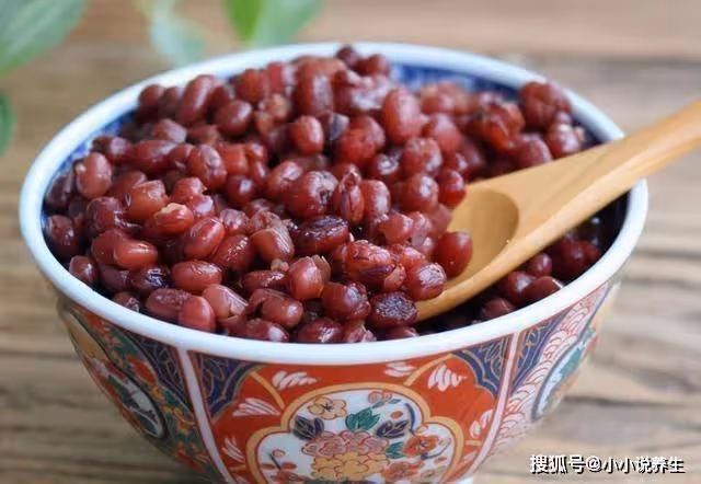 夏冬換季,我給孩子吃紅豆餅,3天2頭做,咬一口滿是料,營養高~