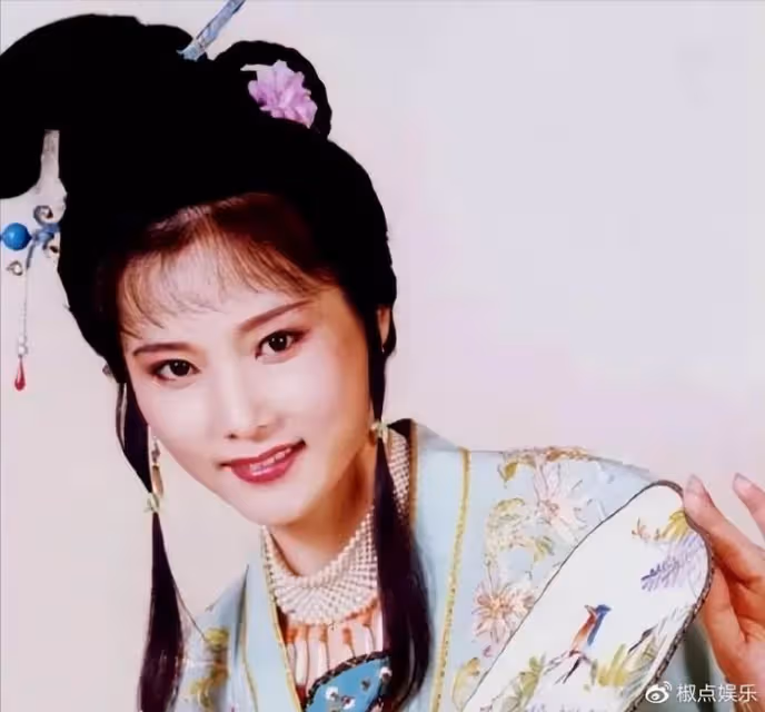 她是「姨太太」專業戶:因長得太美無人敢追,父親為她終身不娶