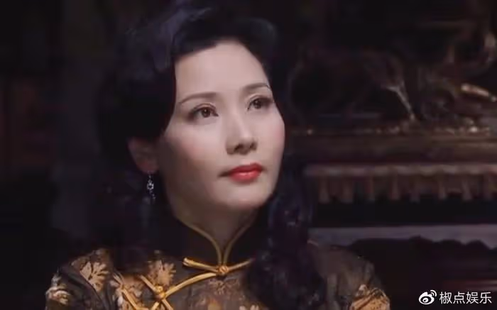 她是「姨太太」專業戶:因長得太美無人敢追,父親為她終身不娶