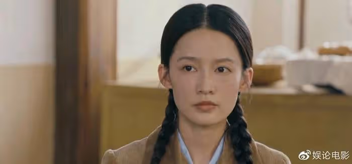 追了十二集,李沁在《夢中的那片海》戲份太少,被女配搶盡風光
