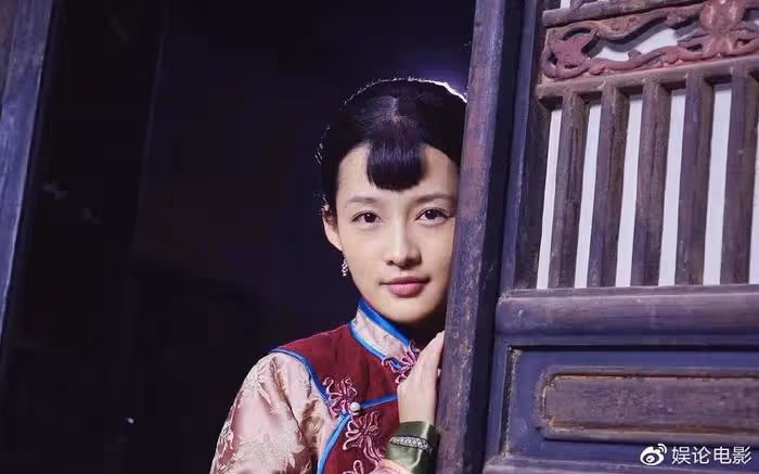 追了十二集,李沁在《夢中的那片海》戲份太少,被女配搶盡風光