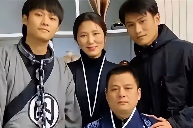 網紅「小楊哥」自曝遭大佬打壓!無奈直播求放過,向太成懷疑對象