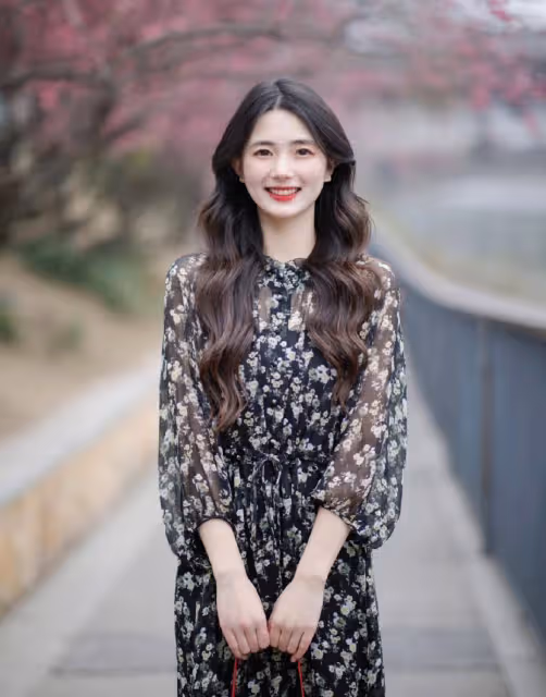 這才是「碎花裙」的正確穿法,它不僅高貴,而且優雅,誰戴上它都會很漂亮