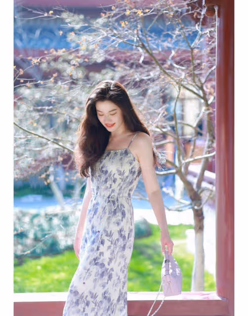這才是「碎花裙」的正確穿法,它不僅高貴,而且優雅,誰戴上它都會很漂亮