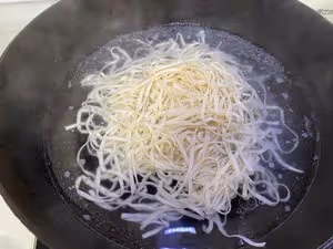 雞絲涼麵(快手菜)