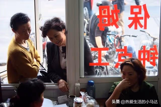 給有錢人和一般家庭做過保姆後,我才發現,兩者真正的差別在哪