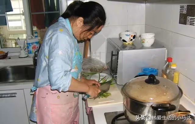 給有錢人和一般家庭做過保姆後,我才發現,兩者真正的差別在哪