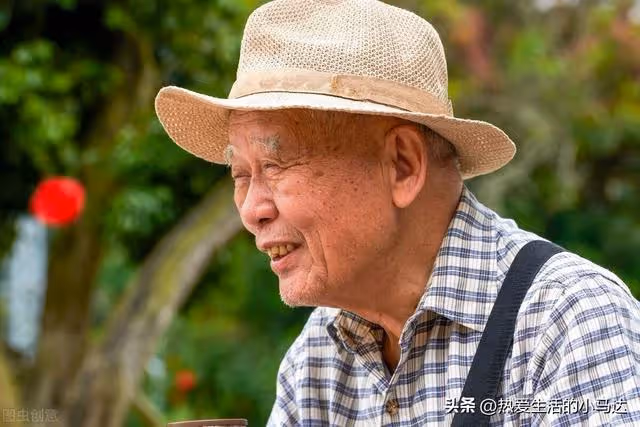 我75歲，三個兒子都不贍養，當我把保姆一家接到家裡後，他們慌了