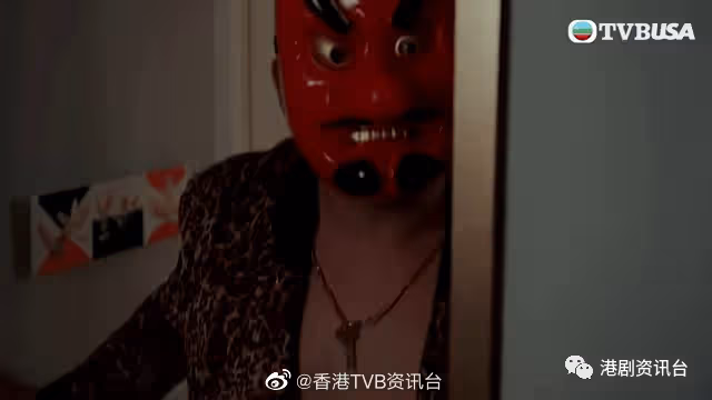 莊思敏李嘉被刪情牀戲流出!出浴特寫鏡頭最驚人還激吻