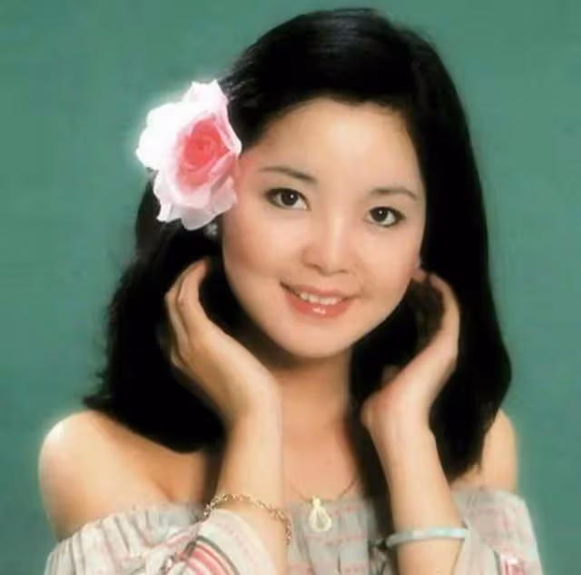 歌手鄧麗君:去世27年後,男友結婚生子,弟弟的堅持讓人淚目