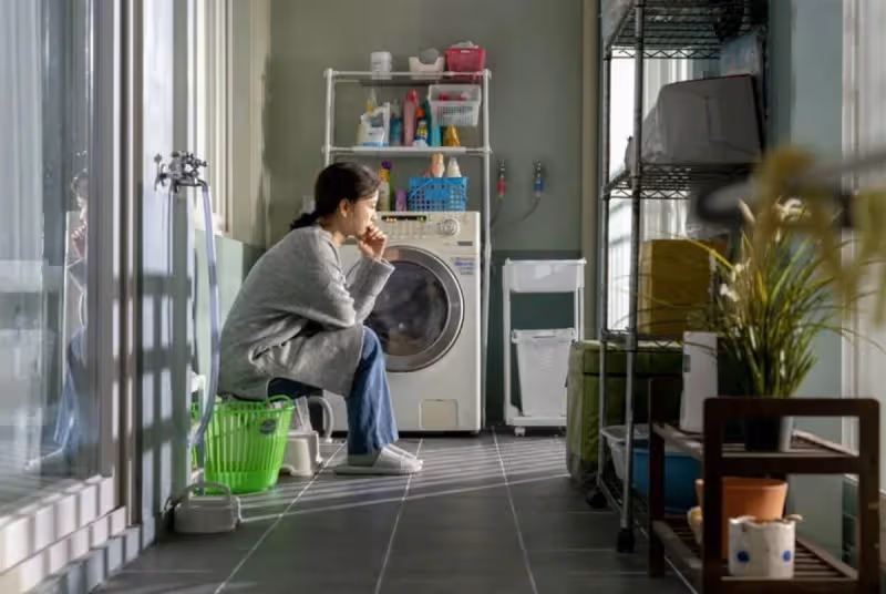 兒子讓我們去他家小住一週!短短3天內「鄰居就敲了4次門」 我仔細一聽「轉頭帶老伴回家」:再也不來了