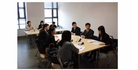 面試官:給你900萬去坐1年牢,願意嗎?女生機智回答,面試官愣住:被錄取了