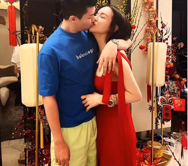 何猷君前女友林慧俐帶兒子見C羅，如今個人身價突破200億