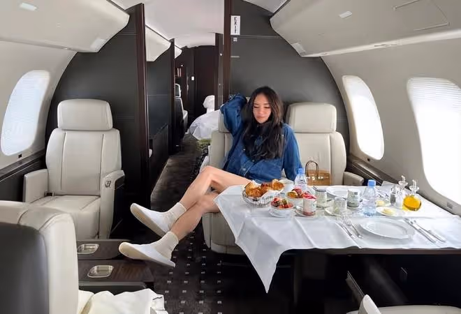 何猷君前女友林慧俐帶兒子見C羅，如今個人身價突破200億