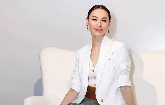 34歲梁洛施終成贏家,視李澤楷為家人!仨兒子和李嘉誠關係顯微妙