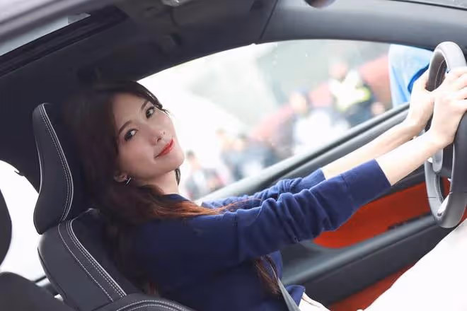 林志玲出席活動認不出,臉部繃緊蘋果肌凸出,五官變化大塑膠感強