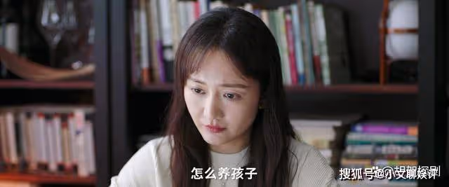 《熟年》吳二琥騙春梅保姆費,大哥三句話解圍,倪家兄妹太自私
