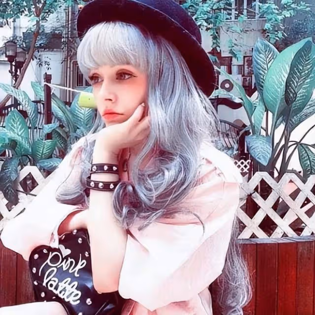 吳綺莉公開外公與女兒的合影照,小龍女吳卓林仍舊無法原諒母親