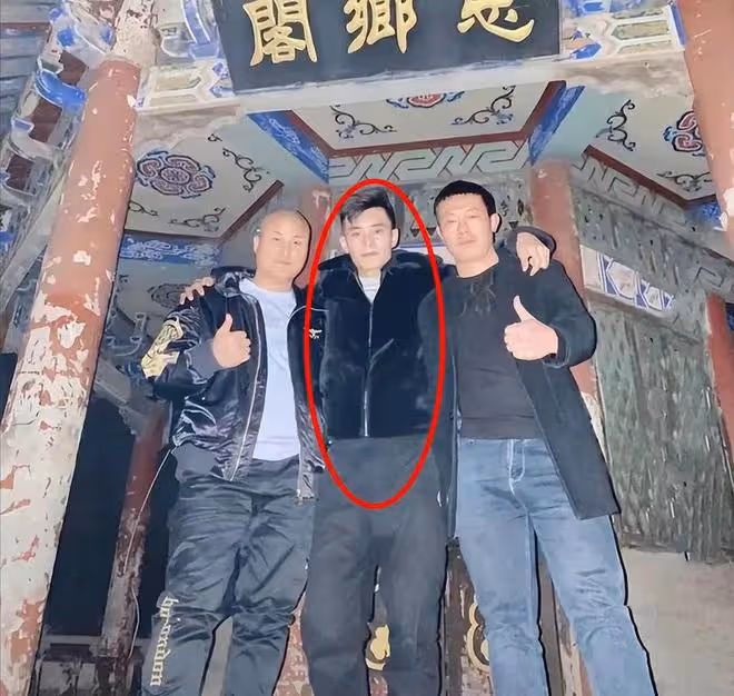 26歲網紅直播中拼酒窒息去世!老婆哭訴心在滴血,幼子吵著找爸爸